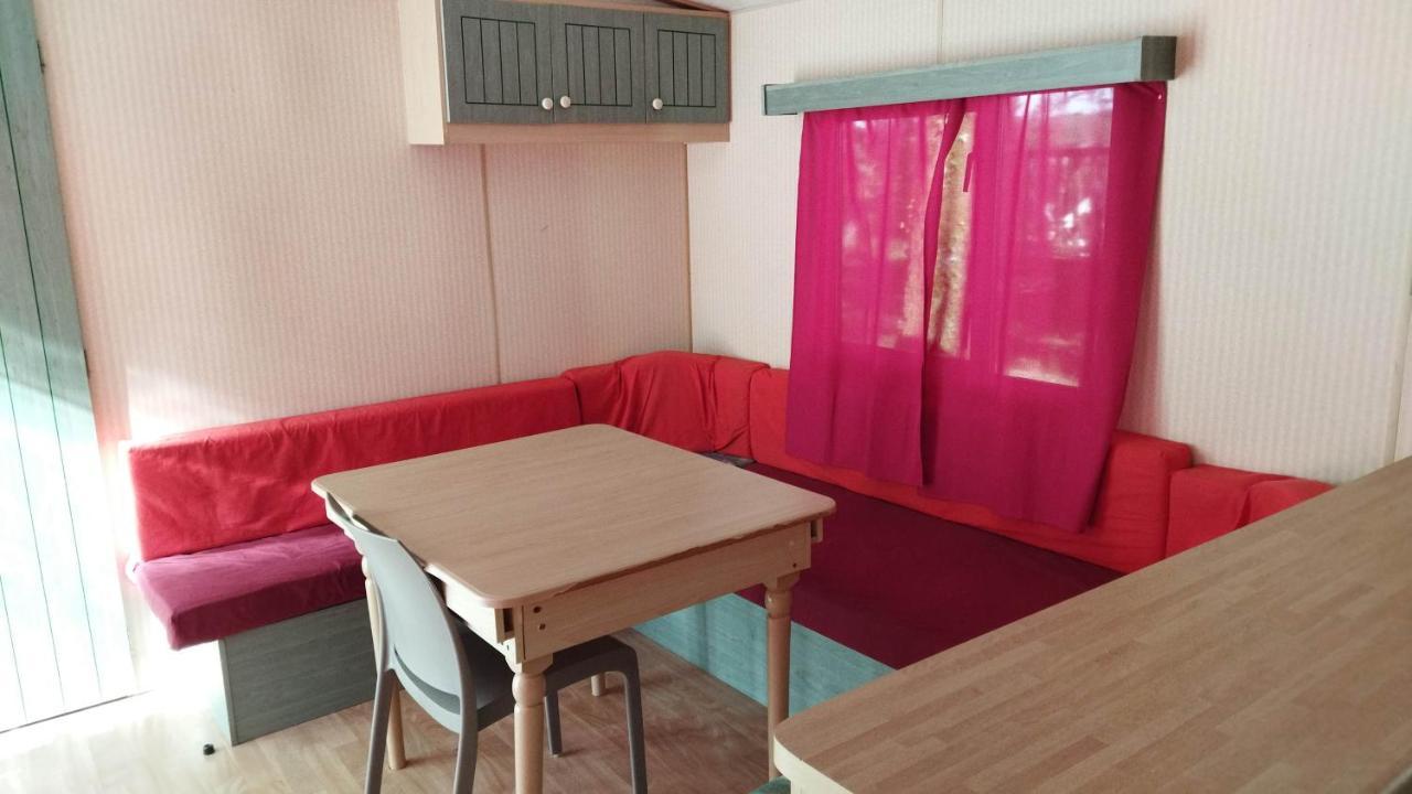 Complexe Touristique La Montagne Limousine Hotell Chamberet Eksteriør bilde